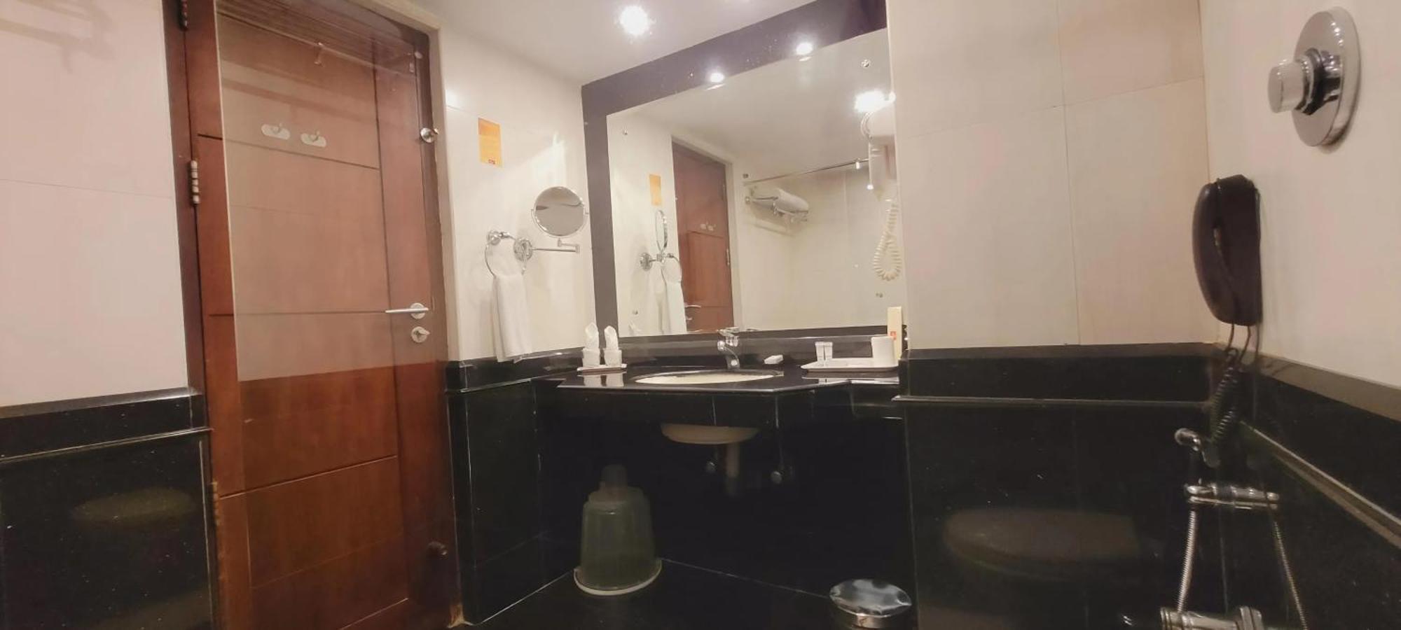 Ashoka Inn Thrissur Exterior photo